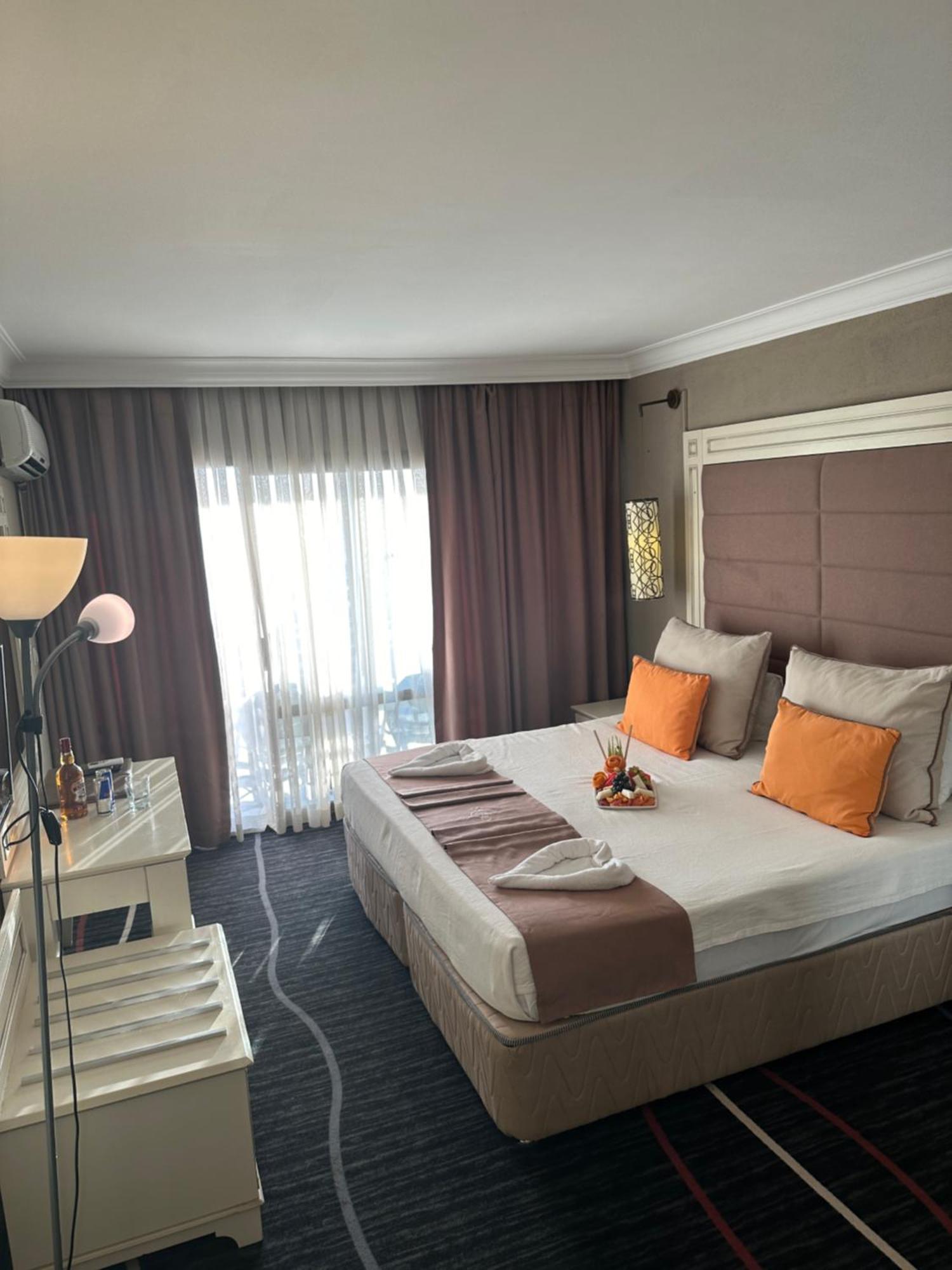 Suhan Seaport Hotel Кушадасы Экстерьер фото